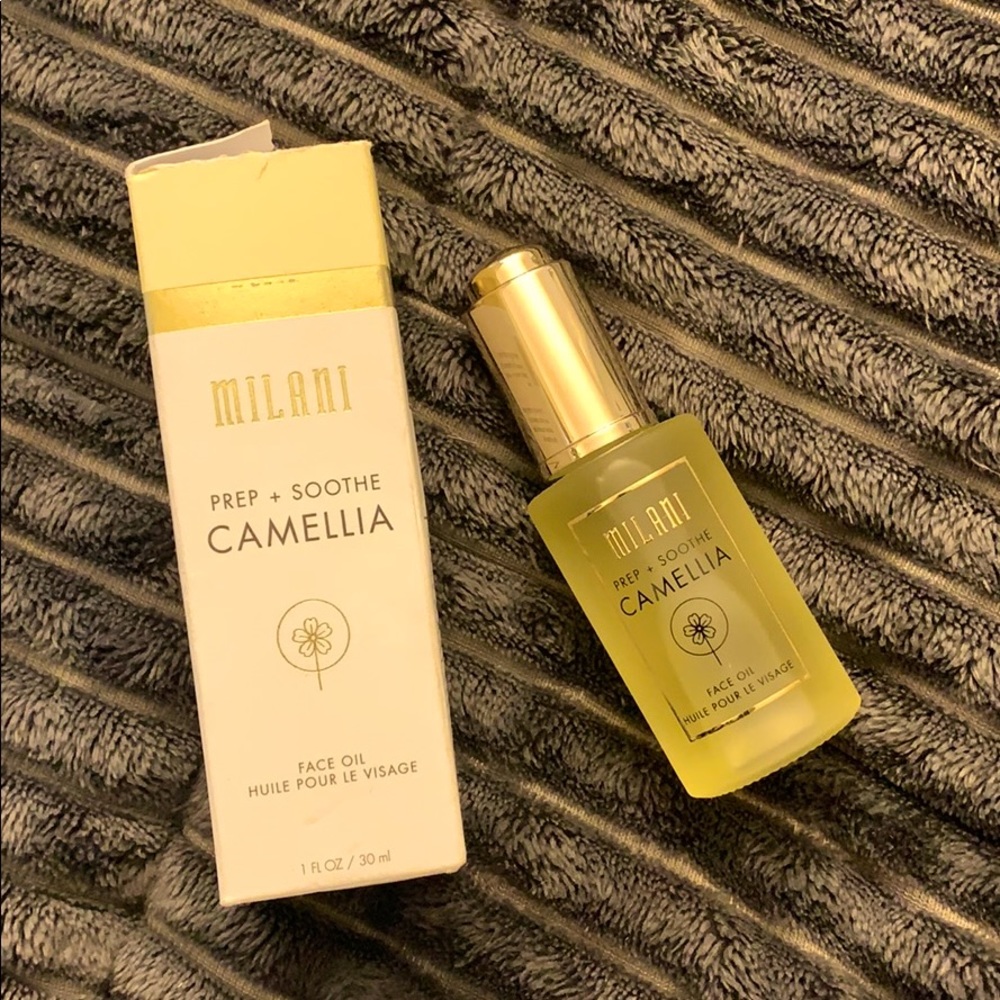 3/$15🍄 NWT milani Prep + Soothe Camellia Face Oil